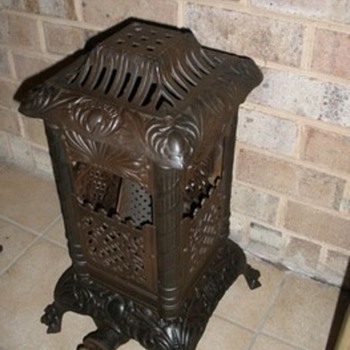 "Vulcan" cast iron natural gas parlor heater - Kitchen
