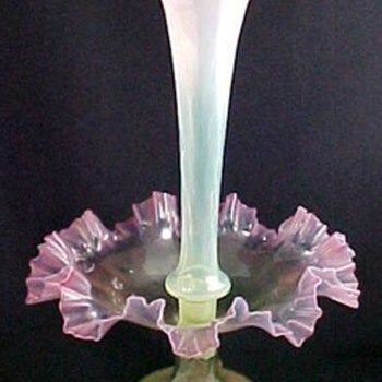 Antique Bohemian Art Glass Epergne With Spreading Colours - Art Glass