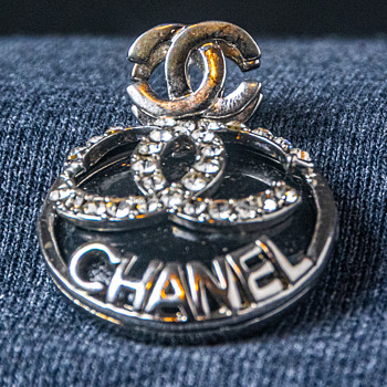 Chanel Costume locked or fake - Costume Jewelry