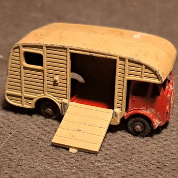 M&M Mesinem Matchbox Horse Box Early 1960s - Model Cars