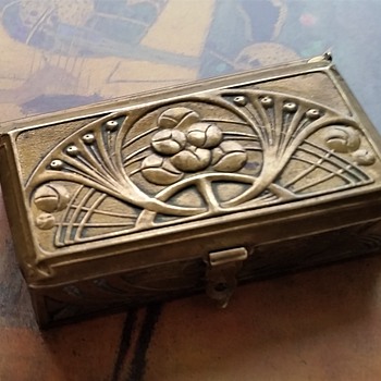 Bronze Art Nouveau - Arts and Crafts stamp box - Art Nouveau