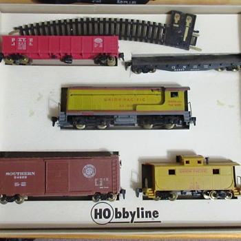 Here is a 1954 set #425 "The Hilltopper" - Model Trains