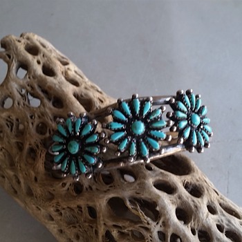 Turquoise Zuni? cuff and ring from India - Fine Jewelry
