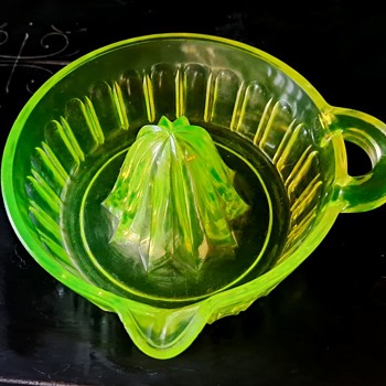Vaseline Glass Reamer - Glassware