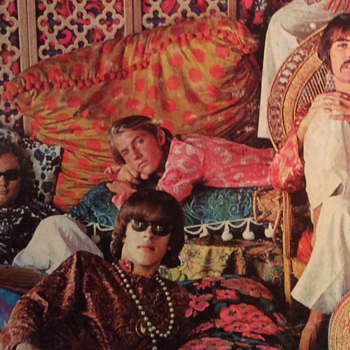 On vinyl33–1967 strawberry alarm clock( incense peppermints )