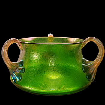 Wide vase by Loetz. Marie Kirschner? - Art Glass