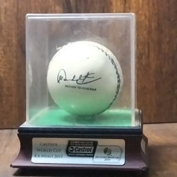 2011 Cricket World Cup Castrol Sachin Tendulkar Autograph Ball - Asian