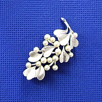 Trifari Leaf Pin - Thrift Find - Costume Jewelry