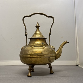 Vintage teapot - China and Dinnerware