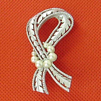 Trifari Ribbon Pin - Costume Jewelry