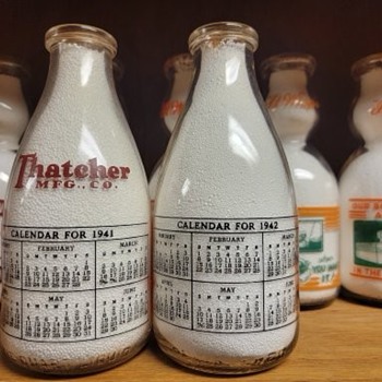 THATCHER 1941 & 1942 CALENDAR MILK BOTTLES - Bottles