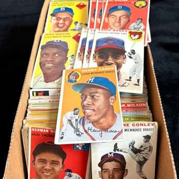 Shoebox Packed With 1954 Topps Baseball Cards Ft. Aaron, Banks, Kaline Found In Westland, MI - Baseball