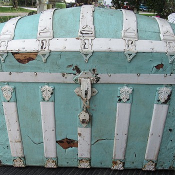 Romadka Brothers trunk mid 1880's - Furniture