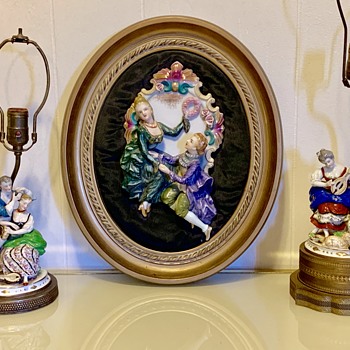 Antique Capodimonte Lamps & Wall Plaque In Victorian Lambs Tongue Frame - Fine Art