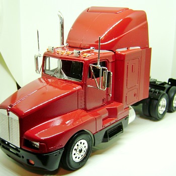Kenworth T600A Model Truck - Model Cars