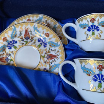 Vintage tea/coffee? cups and saucers  - China and Dinnerware