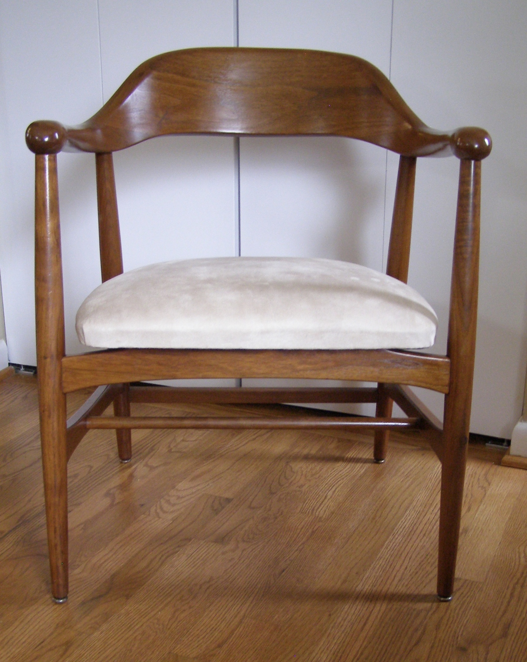 Johnson Chair Company Mid Century black friday 2025 | bmwmarine.com