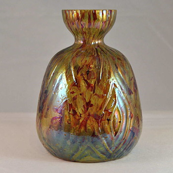 Another Welz Surface Texture – Concentric Diamonds – They’re Not the Only Ones Who Made It - Art Glass