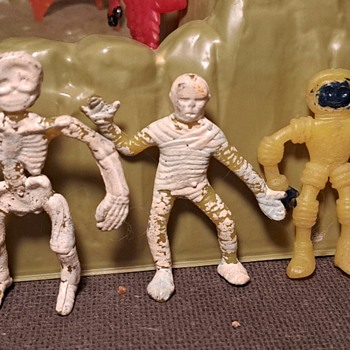 Mattel Strange Change Machine Creatures - Toys