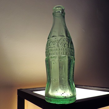 1935 Coca Cola Coke Bottle Uniontown Pennsylvania Christmas Patent Owens-Illinois Glass Embossed Aqua 6 Ounces - Bottles