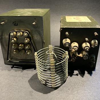 Vintage old short wave radio equipment identification - Radios