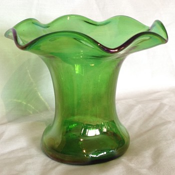 Small art nouveau vase, Kralik? - Art Glass