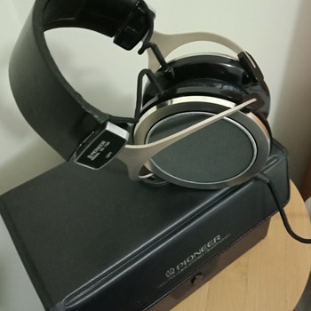 Pioneer SE-700 Headphones - Electronics
