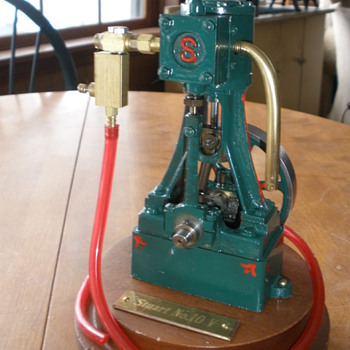Stuart steam engine model 10 V - Toys