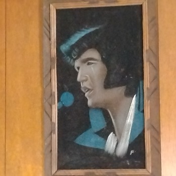 VINTAGE CRYING ELVIS ON FELT - Music Memorabilia