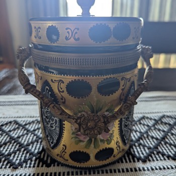 Anyone know the age of this? - Art Glass