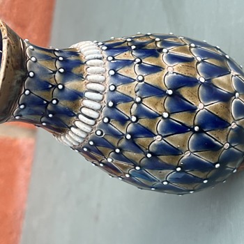 Doulton Vase - very pretty 