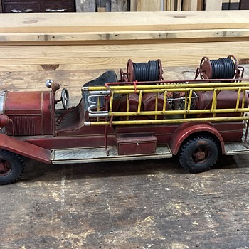 Toy firetruck - Firefighting