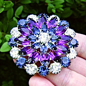 Eisenberg Ice flower brooch - Costume Jewelry