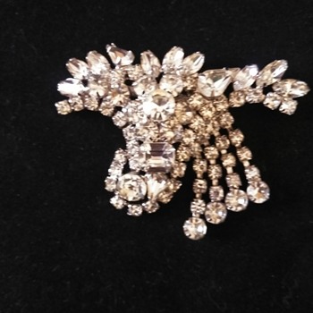 Vintage rhinestone brooch - Costume Jewelry