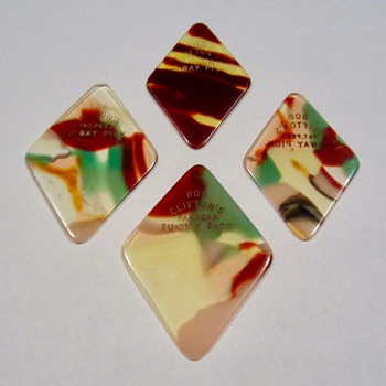 1940s Bob Clifton's Tu-Way guitar picks - Guitars