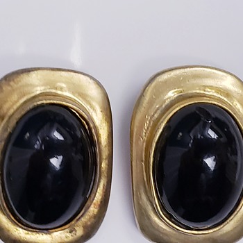 Mourning jewelry - Costume Jewelry