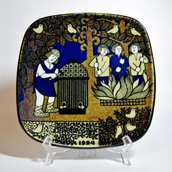 RAIJA UOSIKKINEN - ARABIA FINLAND - Pottery