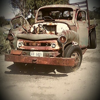 End of the road.international truck. - Classic Cars