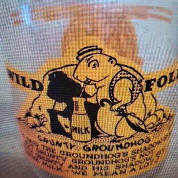BATAVIA DAIRY..."GRUNTY GROUNDHOG" WILD FOLK MILK BOTTLE - Bottles