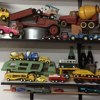 Toy Time (the peanut butter box is here ) 