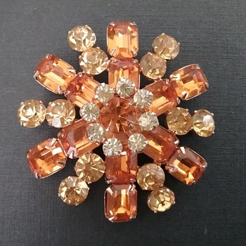 Coro brooch  - Costume Jewelry