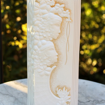 Kaiser porcelain bisque vase designed by Manfred Frey - Pottery
