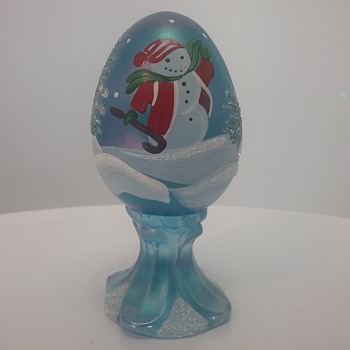 Fenton Glass holiday snowman egg  - Christmas
