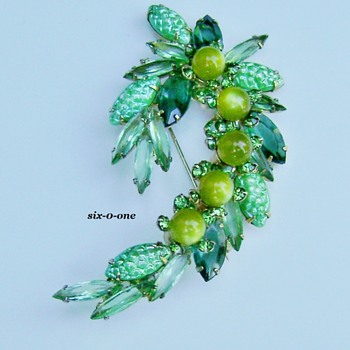 Delizza and Elster Corn Kernal or Kernel - Costume Jewelry