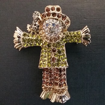 Dana Buchman scarecrow  - Costume Jewelry