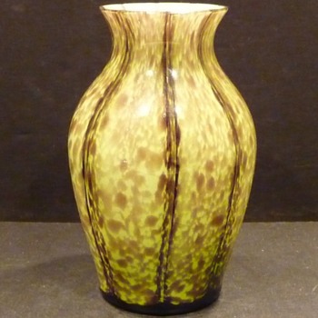 Welz - Pinstripe with confetti - Art Glass