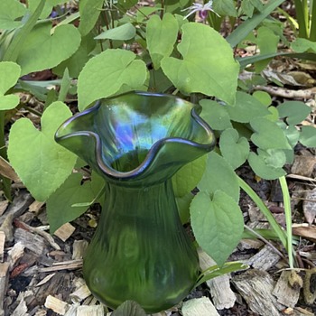 Art Nouveau Loetz Creta  Rusticana green iridescent glass vase - Art Glass