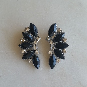 D&E or Juliana clip earrings - Costume Jewelry