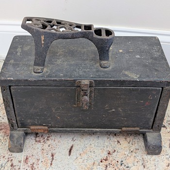 Shoe shine box - Furniture