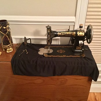 Vintage white Rotary sewing machine - Sewing